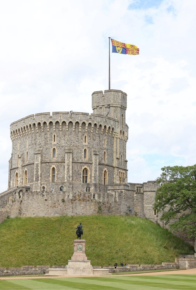 ملثمون يقتحمون وندسور أثناء نوم الأمير وليام وأطفاله الثلاثة