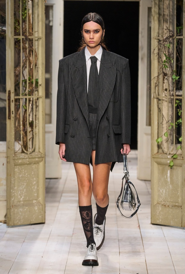 تنسيق ربطة العنق في شتاء 2025 من Antonio Marras