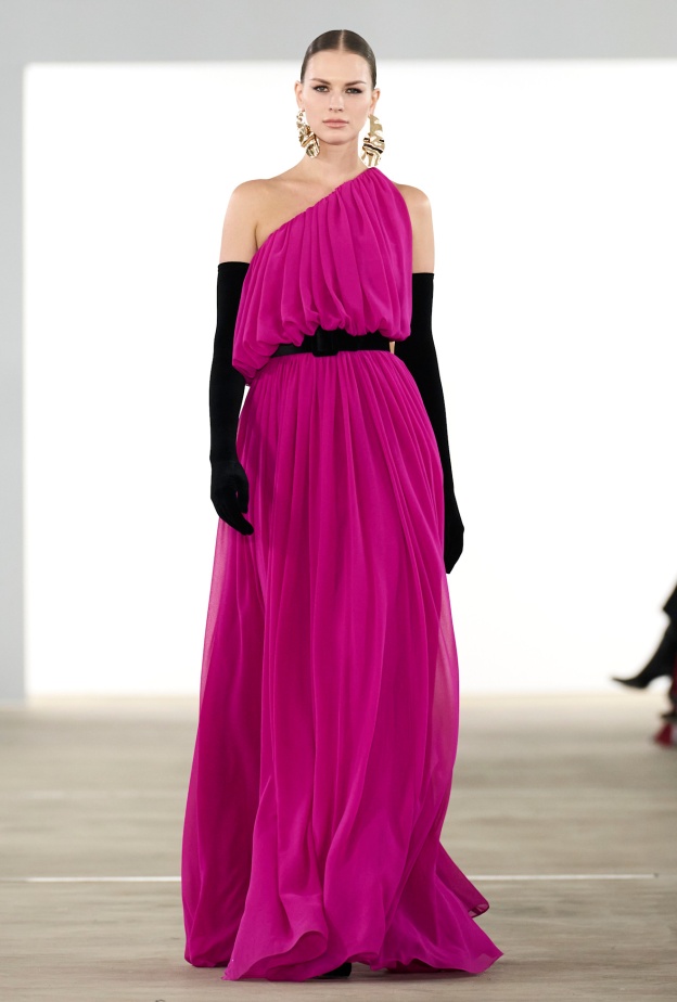 فستان سهرة للحوامل مع حزام من Badgley Mischka 