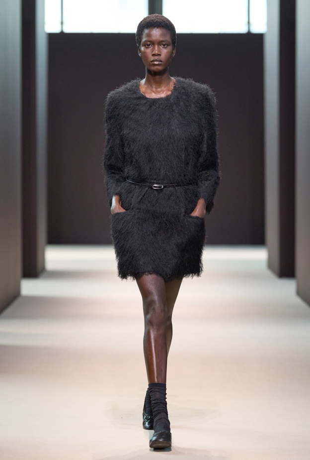 إطلالة من Cos