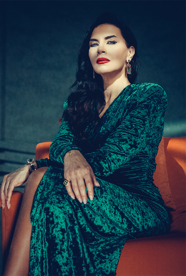 خاص "هي": فضيلة سويسي الإعلامية التي توازن بين الرصانة والجمال هكذا صنعت بصمتها في عالم الإعلام