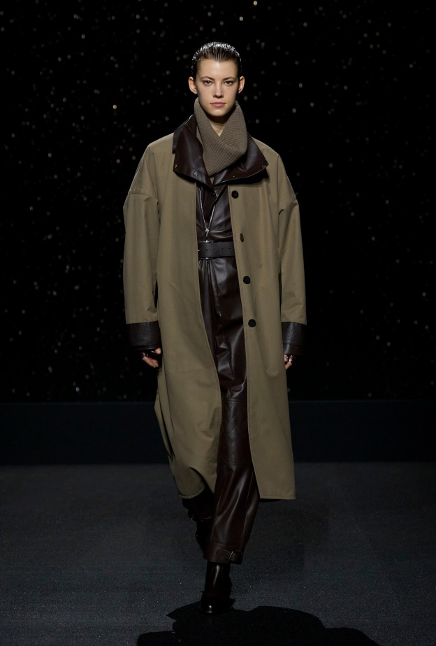 4 تنسيقات لافتة للكاكي.. صيحة مميّزة لإطلالة شتوية لا تقاوم