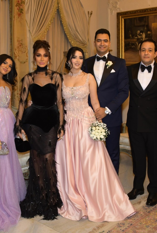 بسمة وهبة وعائلتها