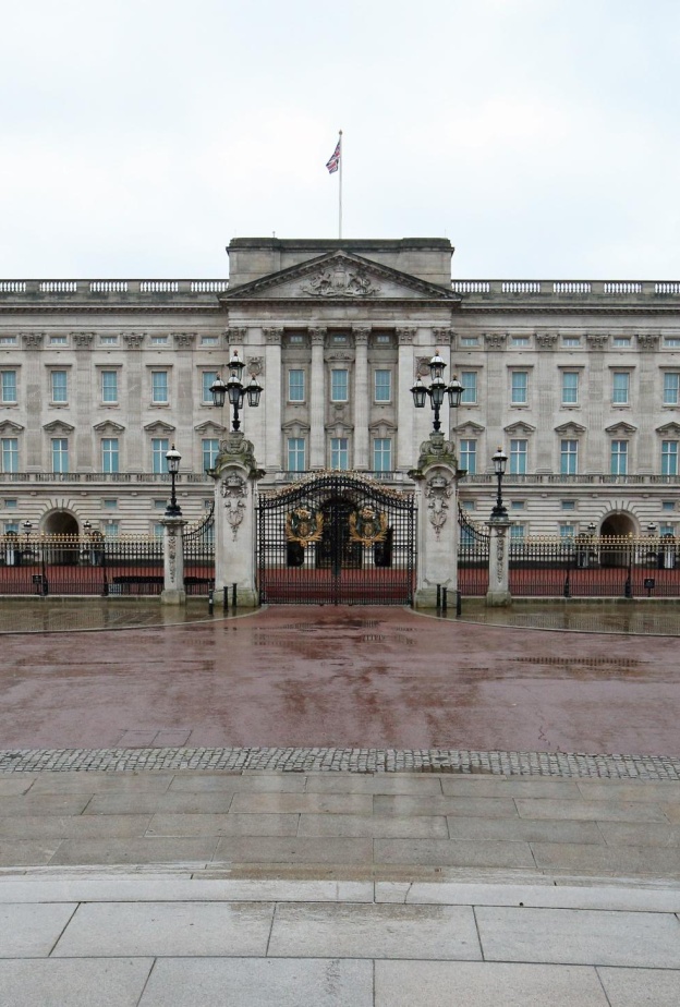 اعتقال موظفة في قصر باكنغهام في شجار في لندن