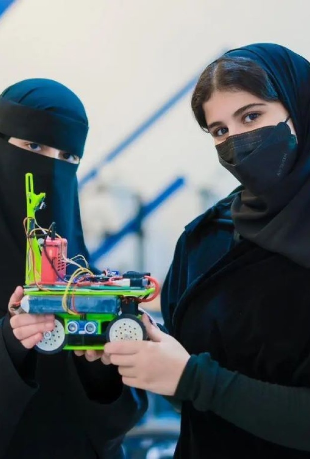 الجوهرة القحطاني وأسيل الجاسر في المركز الأول عربيًا والتاسع عالميًا في الأولمبياد العالمي للروبوت WRO 2024
