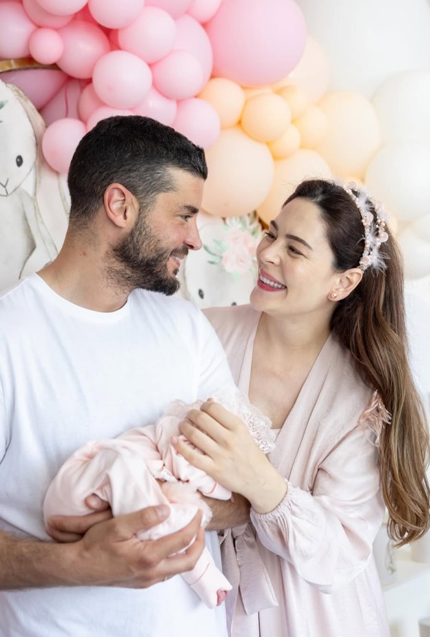 نجوم أتراك رزقوا بمولود جديد في 2024