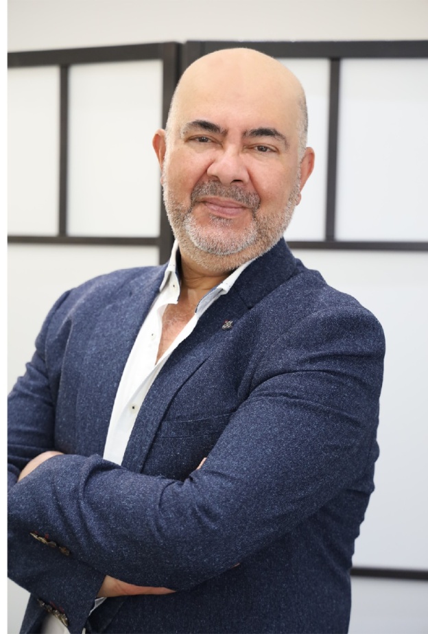 د. خليل أحمد استشاري التخدير والمدير الطبي والتنفيذي لعيادة Seymour Clinic ..