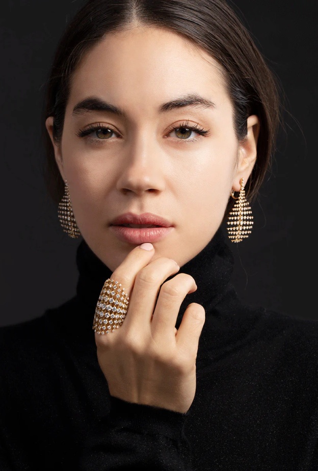 مجوهرات ذهب عالمية راقية لأناقة الشتاء