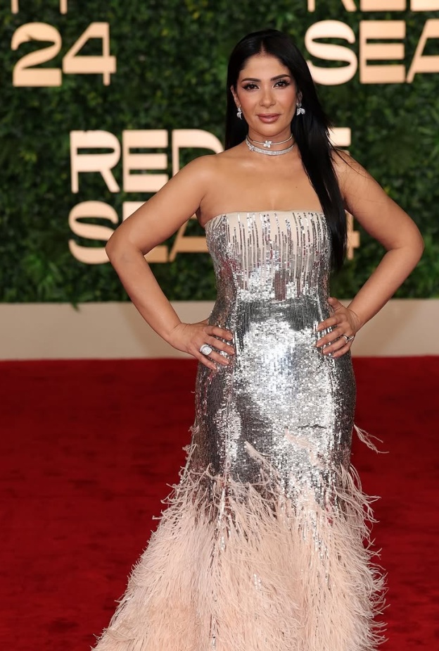 نجمات العرب يتألقن بإطلالات مجوهرات بلمسة من الفخامة والرُقي خلال افتتاح مهرجان البحر الأحمر السينمائي 2024