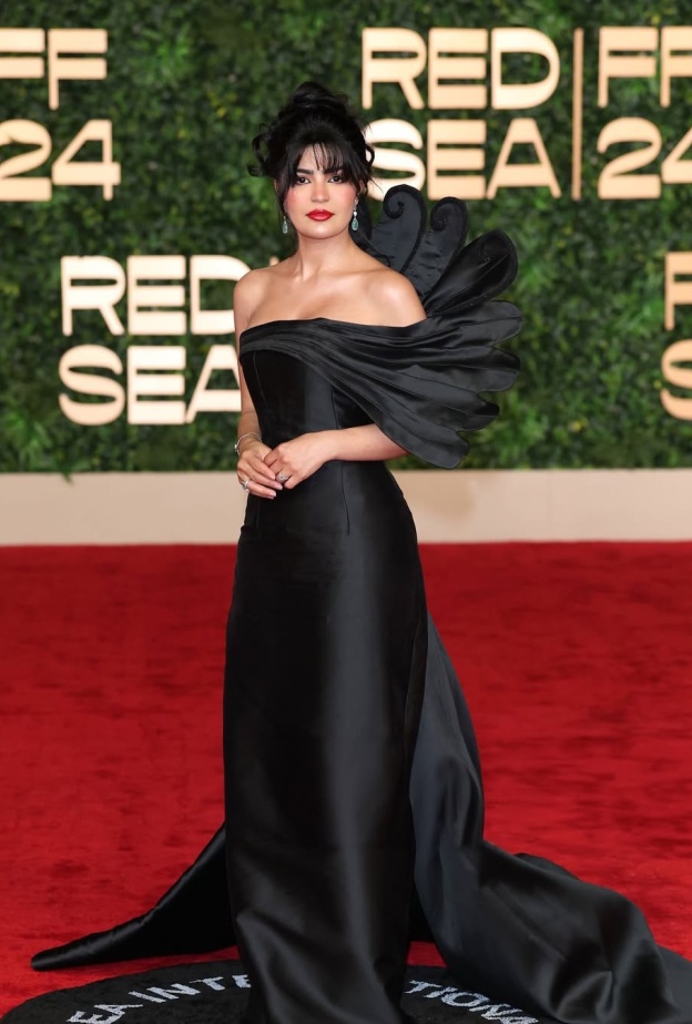 النجمات السعوديات يتألقن بأجمل فساتين السهرة في مهرجان البحر الأحمر السينمائي الدولي لعام 2024