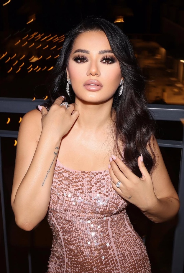 الفنانة رحمة رياض صورة من انستغرامها