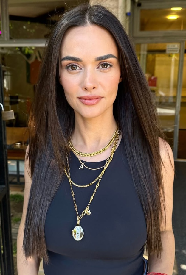 النجمة التركية Hande Soral Demirc