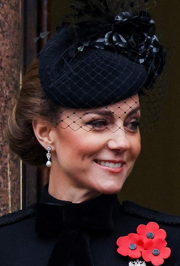رسمات المكياج الداكن والقوي بأسلوب kate Middleton