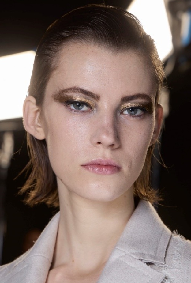 رسمات المكياج الذهبي والداكن من Jason Wu