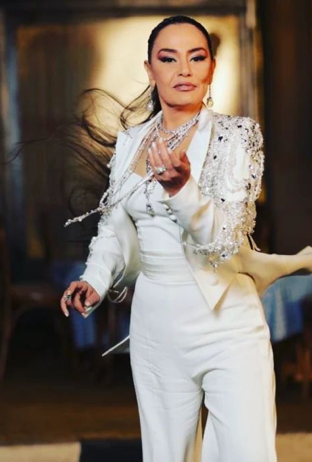 شريهان تحتفل بعيد ميلادها الـ60.. تشع رقي وجاذبية مع كل إطلالة لها