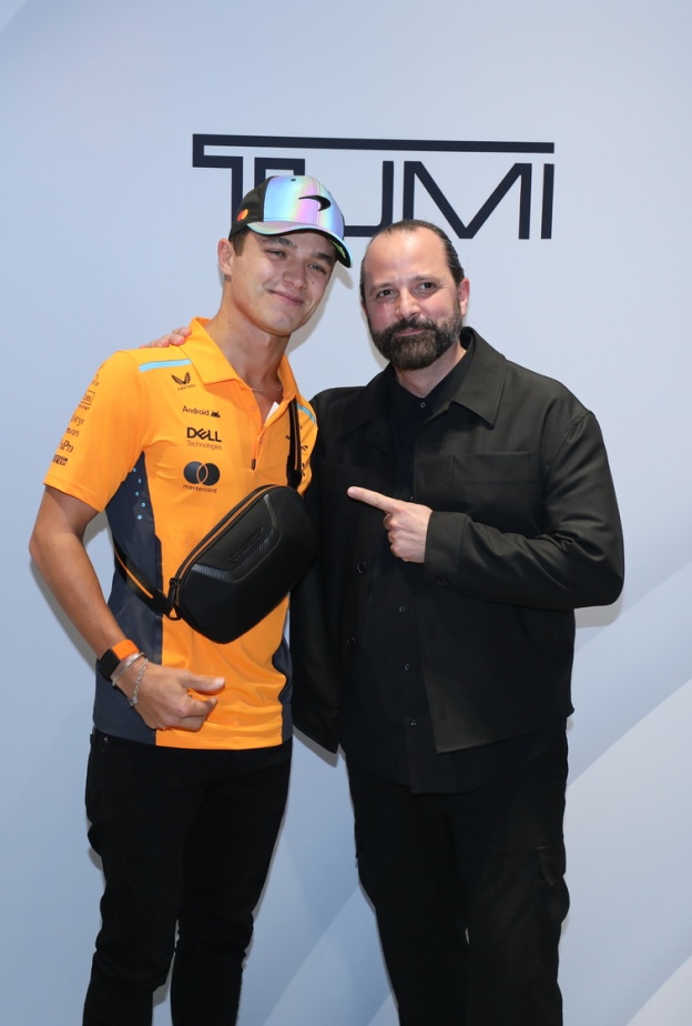 LANDO NORRIS وظهوره المميّز في إفتتاح المتجر الرئيسي لعلامة TUMI الرائدة في دبي مول