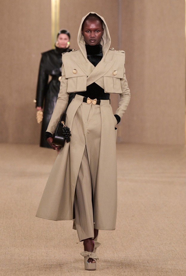 “ سكاوزرس “ مصطلح جديد يدخل عالم الموضة واليك كل ما عليك أن تعرفيه عن هذه الصيحة