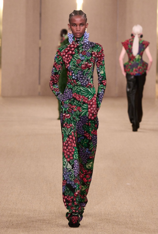 إطلالة من Balmain