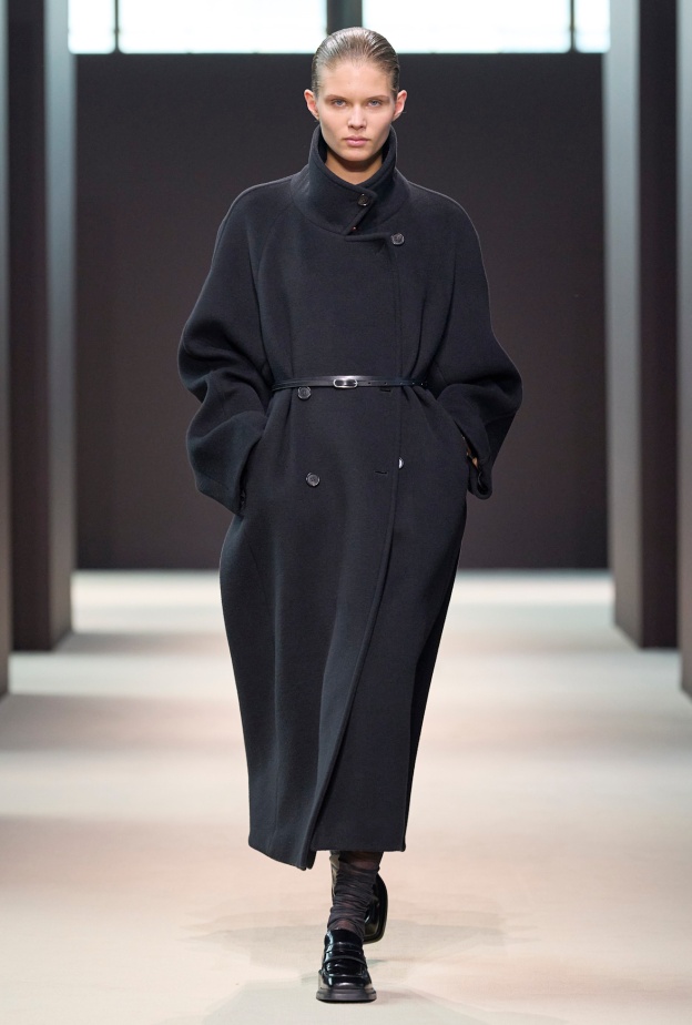 إطلالة من Cos