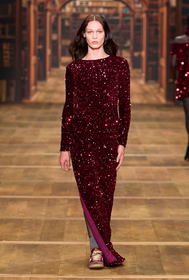 إطلالة من Elisabetta Franchi