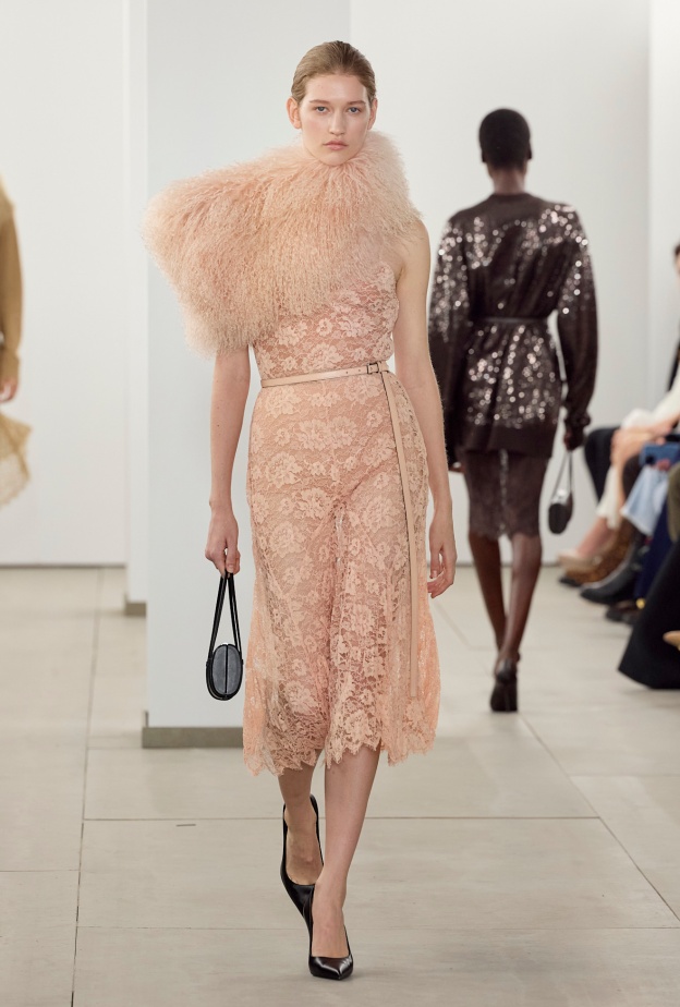 فستان دانتيل للمناسبات من Micheal Kors