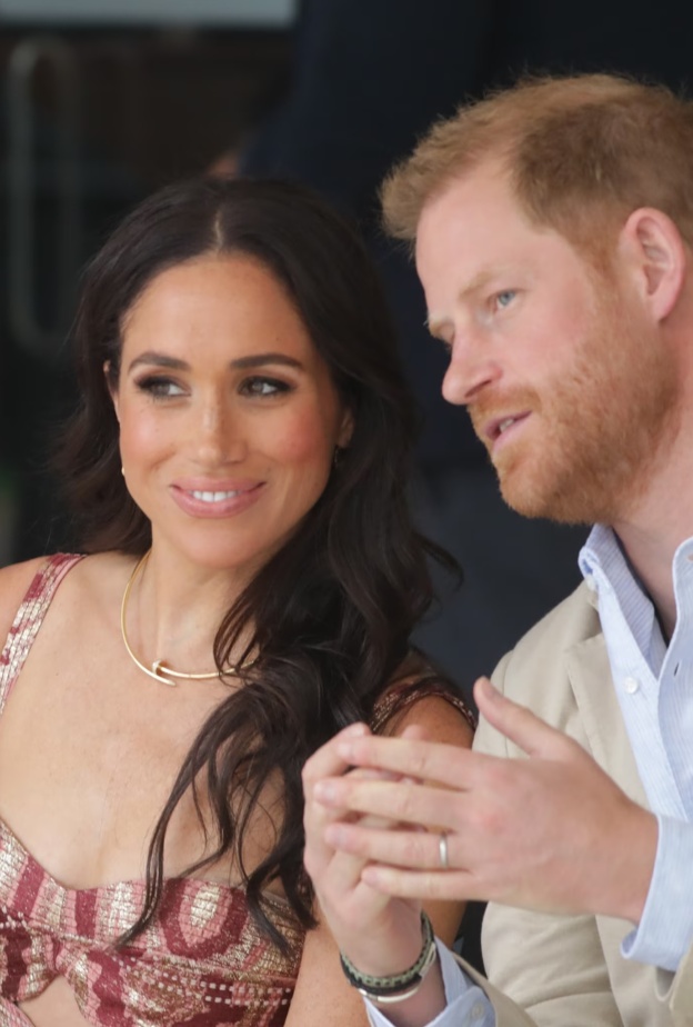 هاري وميغان يصدران بطاقة عيد الميلاد 2024