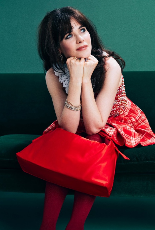 زوي ديشانيل Zooey Deschanel من مواليد 17 يناير
