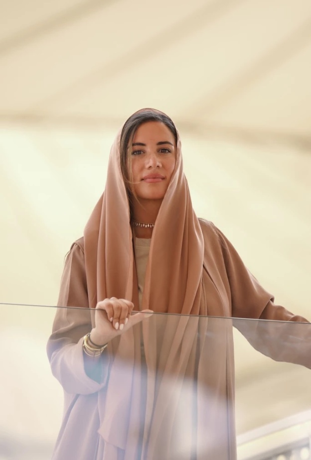 آية البكري الرئيس التنفيذي لمؤسسة بينالي الدرعية الصورة من موقع Sotheby's