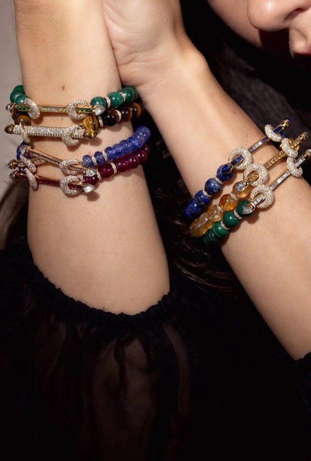 أجمل أساور ذهب أحجار كريمة للطاقة الايجابية في الاطلالة اليومية