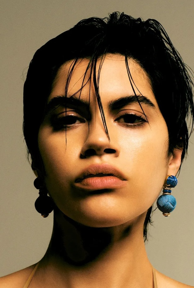 أقراط الكوكتيل لاطلالة مشرقة في سهرات الشتاء الصوة من Sauer