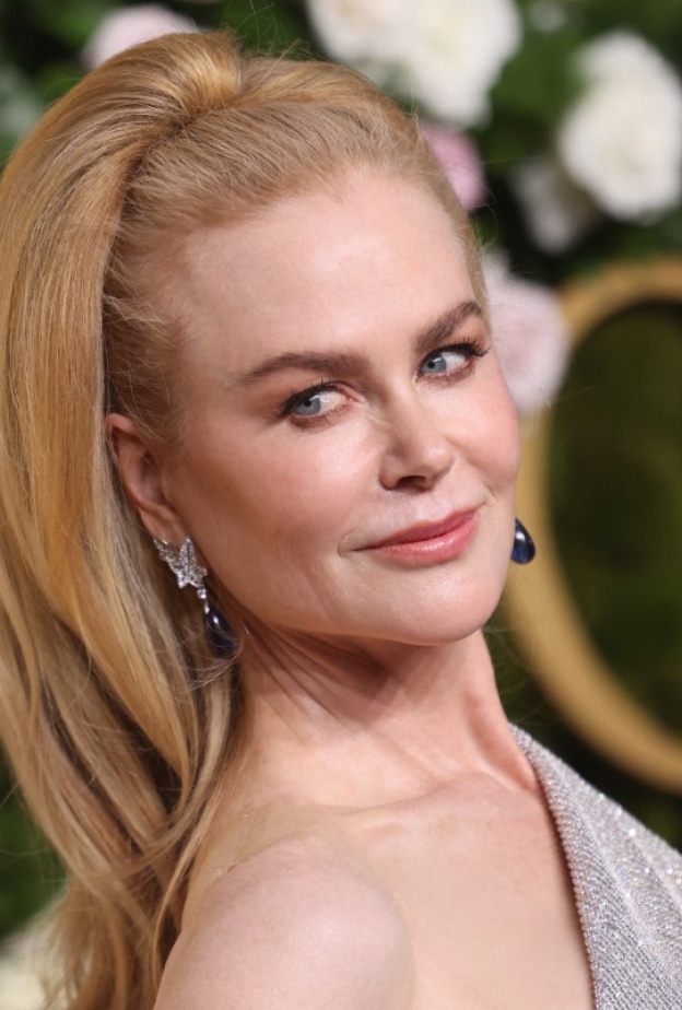 بين الأسلوب الكلاسيكي والعصري ..تسريحات شعر لفتتنا في حفل Golden Globe لعام 2025