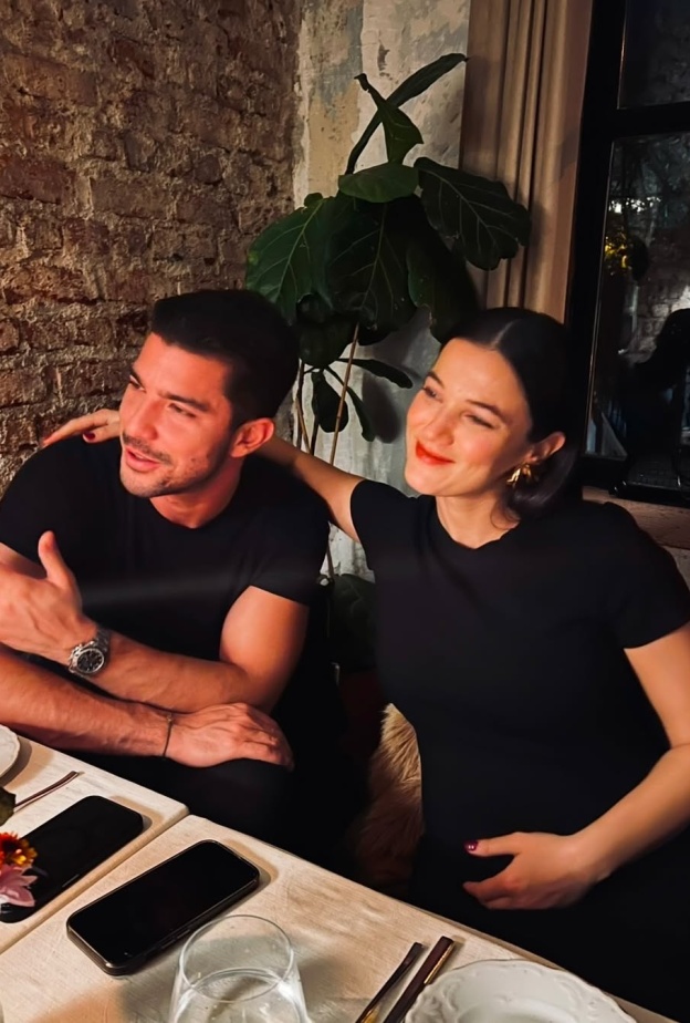 بينار دينيز وزوجها