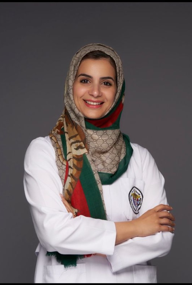 تعرفوا على البروفيسورة السعودية بدرة الغامدي