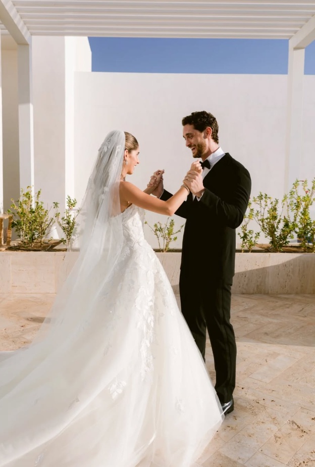 النظرة الأولى بين العريس والعروس