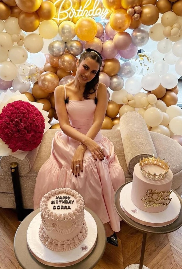 أشهر نجمات شهر يناير بأعياد ميلادهنّ وماذا اخترنّ من قطع مجوهرات لهذه المناسبة