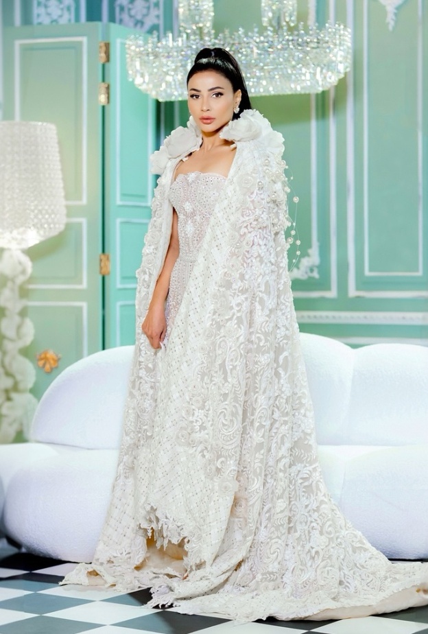 تصاميم مجوهرات نسّقتها نجمات العالم مع إطلالات من وحي الأميرات 