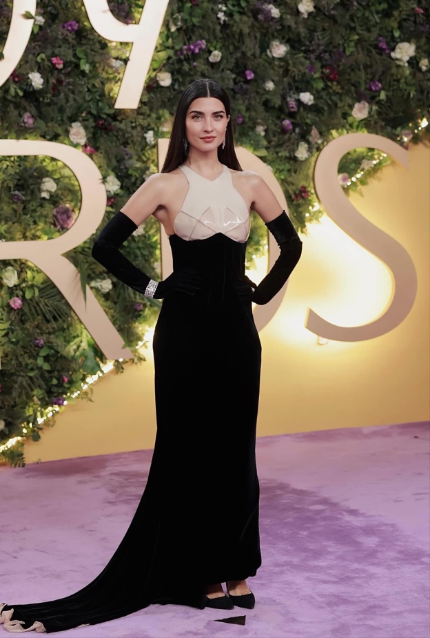 توبا تتحدث العربية في جوي اوورد 2025