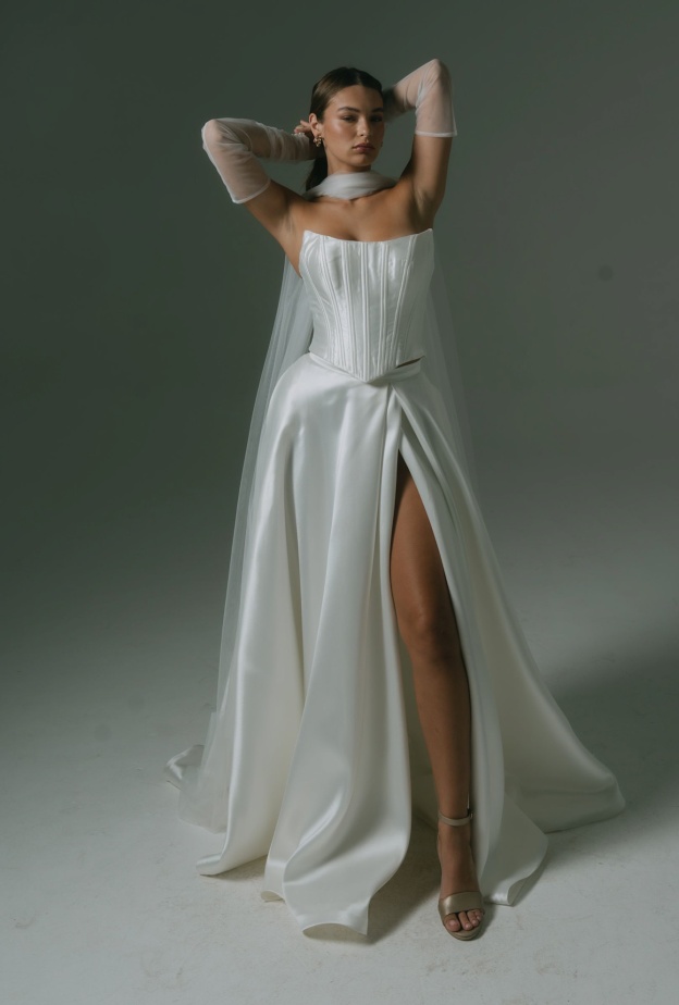 فستان زفاف بقطعتين من دار Hera