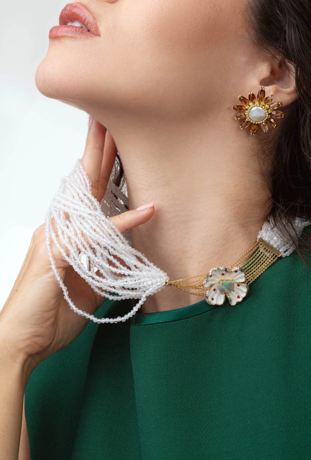 قلادة ضخمة من VICTOR VELYAN