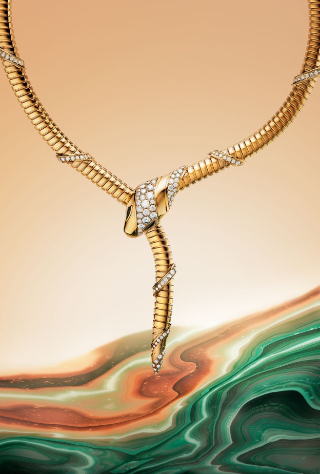 قلادة من تشكيلة سيربنتي إنفينيتو