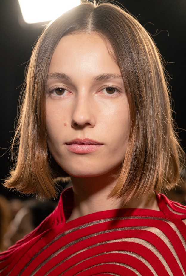 روتين العناية ببشرة الطالبة الجامعية