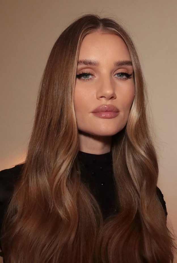 عارضة الازياء روزي هنتغتون وايتلي