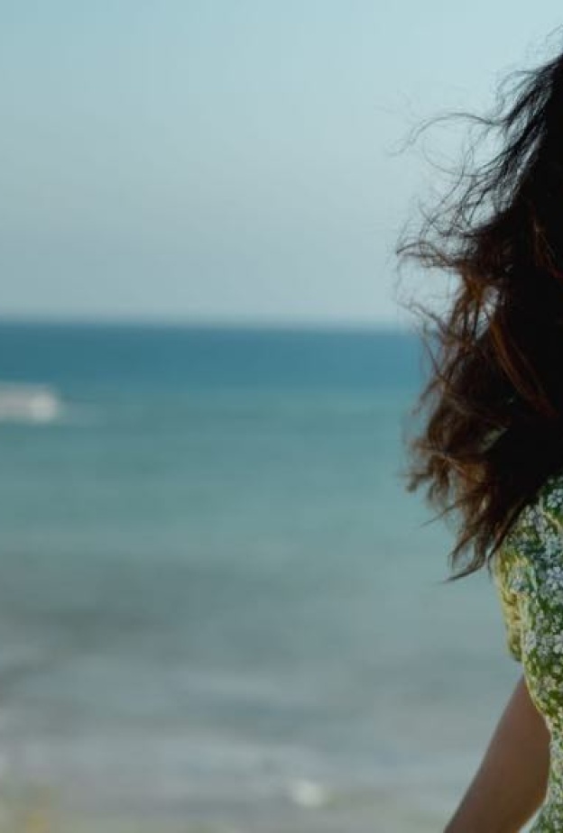 فيلم "من وراء الموج"