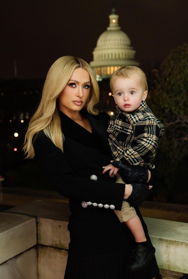 باريس هيلتون 