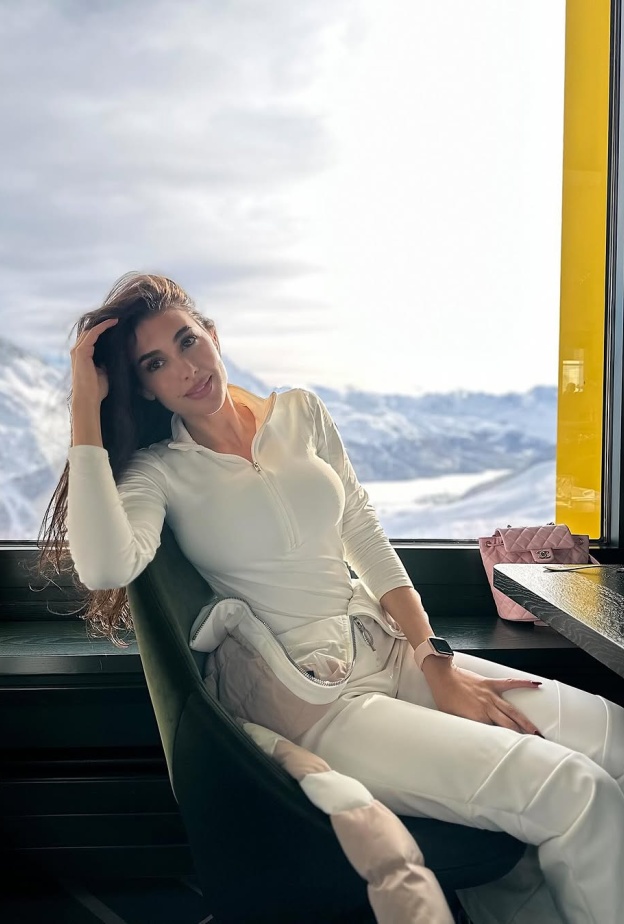 أزياء النجمات خلال اجازاتهن الشتوية في شهر يناير 2025