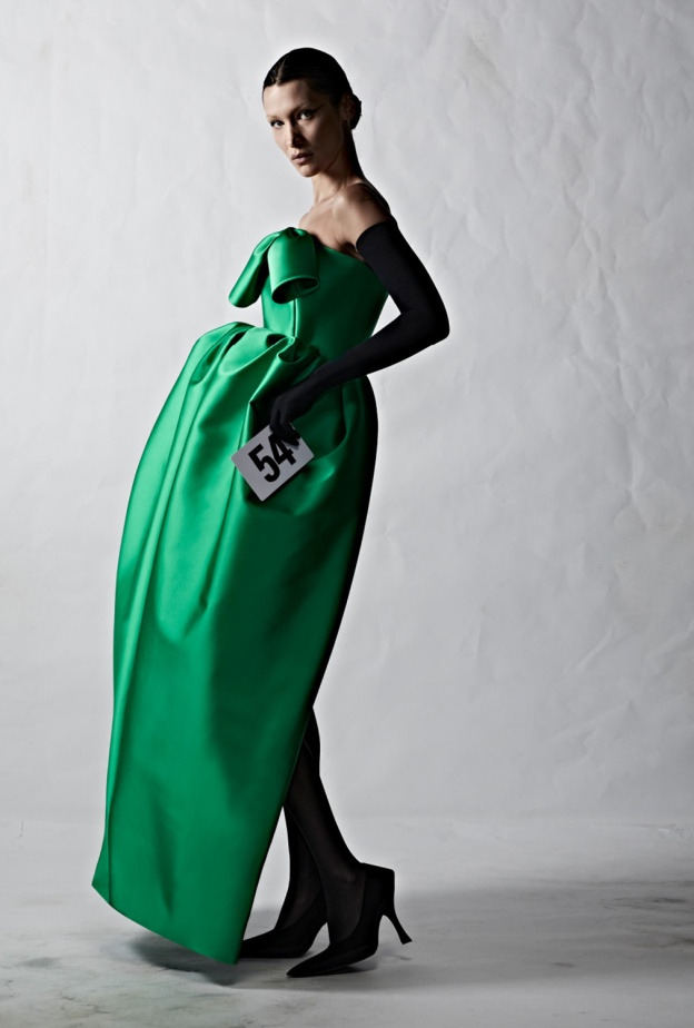 من مجموعة Balenciaga خريف و شتاء 2022 للأزياء الراقية