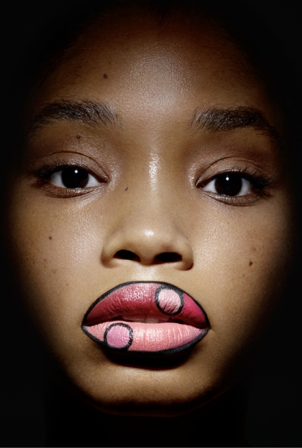 جلسة تصويرية خاصة لـ "هي" من ديور.. فن الشفاه إبداع لا حدود له