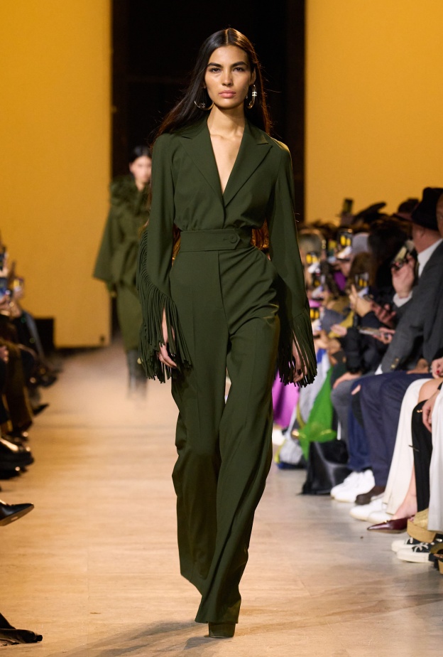 إطلالة من Elie Saab