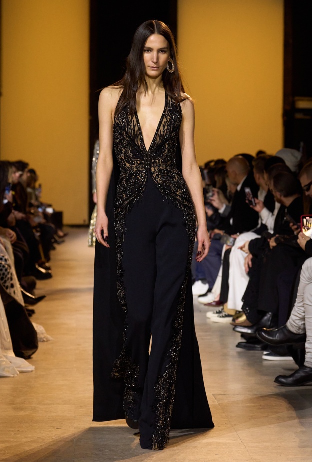 إطلالة من Elie Saab