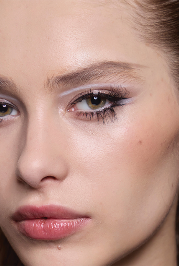 دليلك لاختيار الفرشاة المثالية للماسكارا لتعزيز جمال رموشك